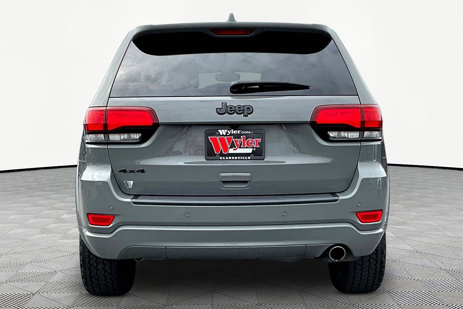 Used 2019 Jeep Grand Cherokee Altitude AWD/4WD image 5