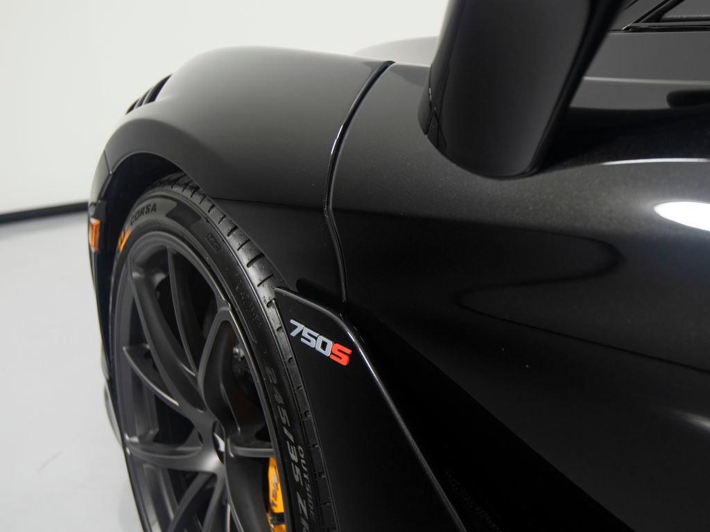 Used 2026 McLaren 750S Spider RWD image 48