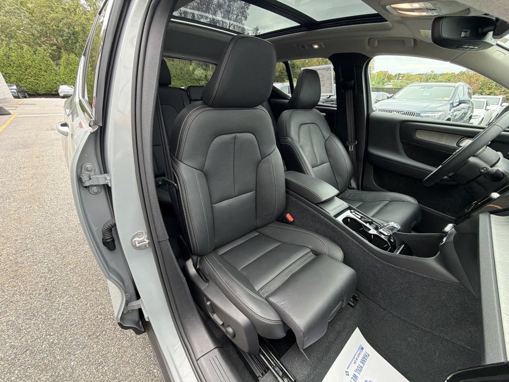 Certified 2024 Volvo XC40 B5 Plus w/ Climate Package AWD/4WD image 25