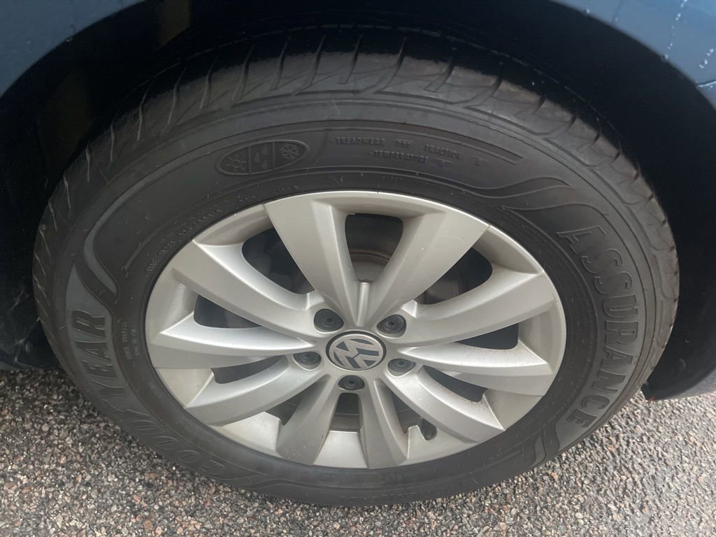 Used 2019 Volkswagen Beetle 2.0T S image 18