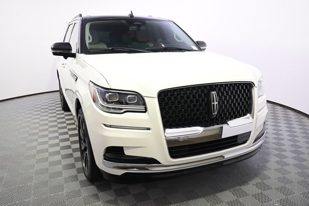 Used 2023 Lincoln Navigator Black Label AWD/4WD image 9