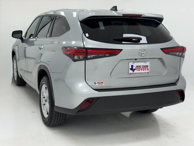 Used 2023 Toyota Highlander L FWD image 38