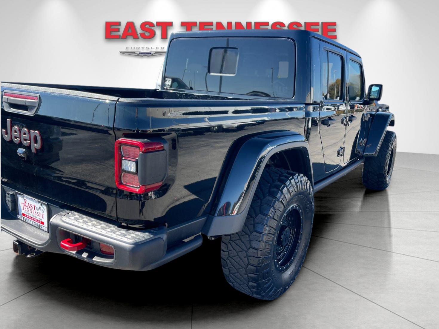 Used 2023 Jeep Gladiator Rubicon w/ LED Lighting Group AWD/4WD image 3