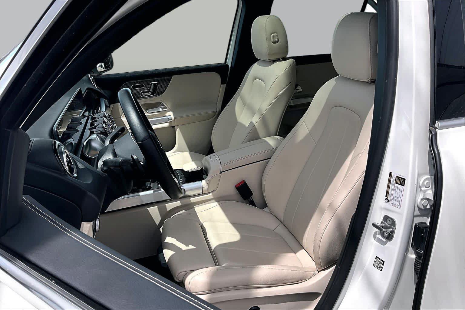 Certified 2023 Mercedes-Benz EQB 300 4MATIC w/ Exclusive Package image 7