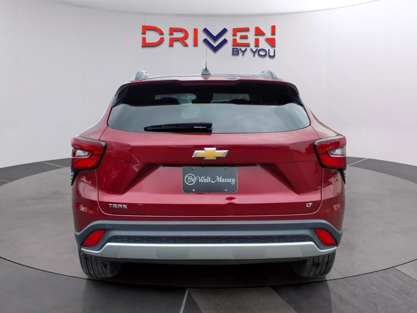 Used 2025 Chevrolet Trax LT w/ LT Convenience Package FWD image 4