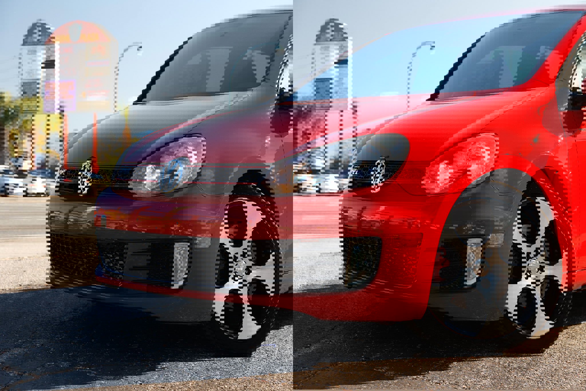 Used 2012 Volkswagen GTI 2-Door image 29