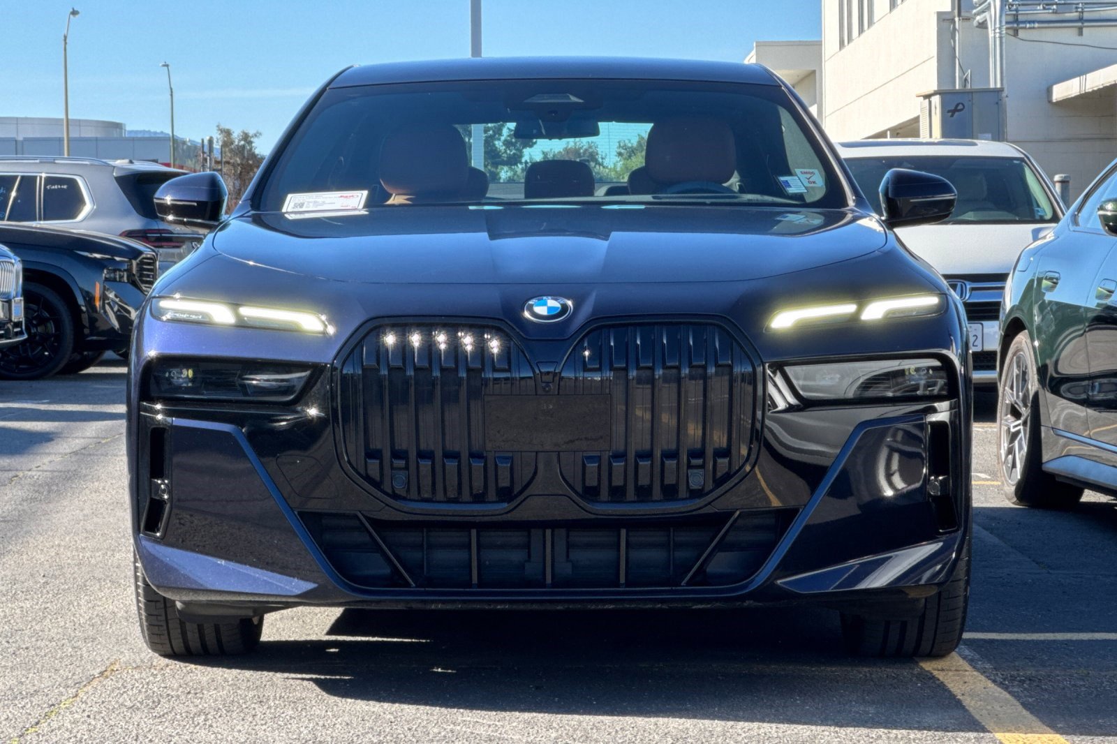 Used 2023 BMW 740i w/ Parking Assistance Package image 5