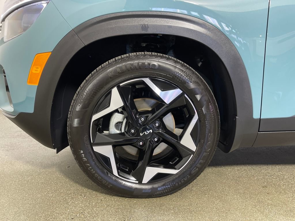 Used 2025 Kia Seltos EX w/ EX Sunroof Package image 11