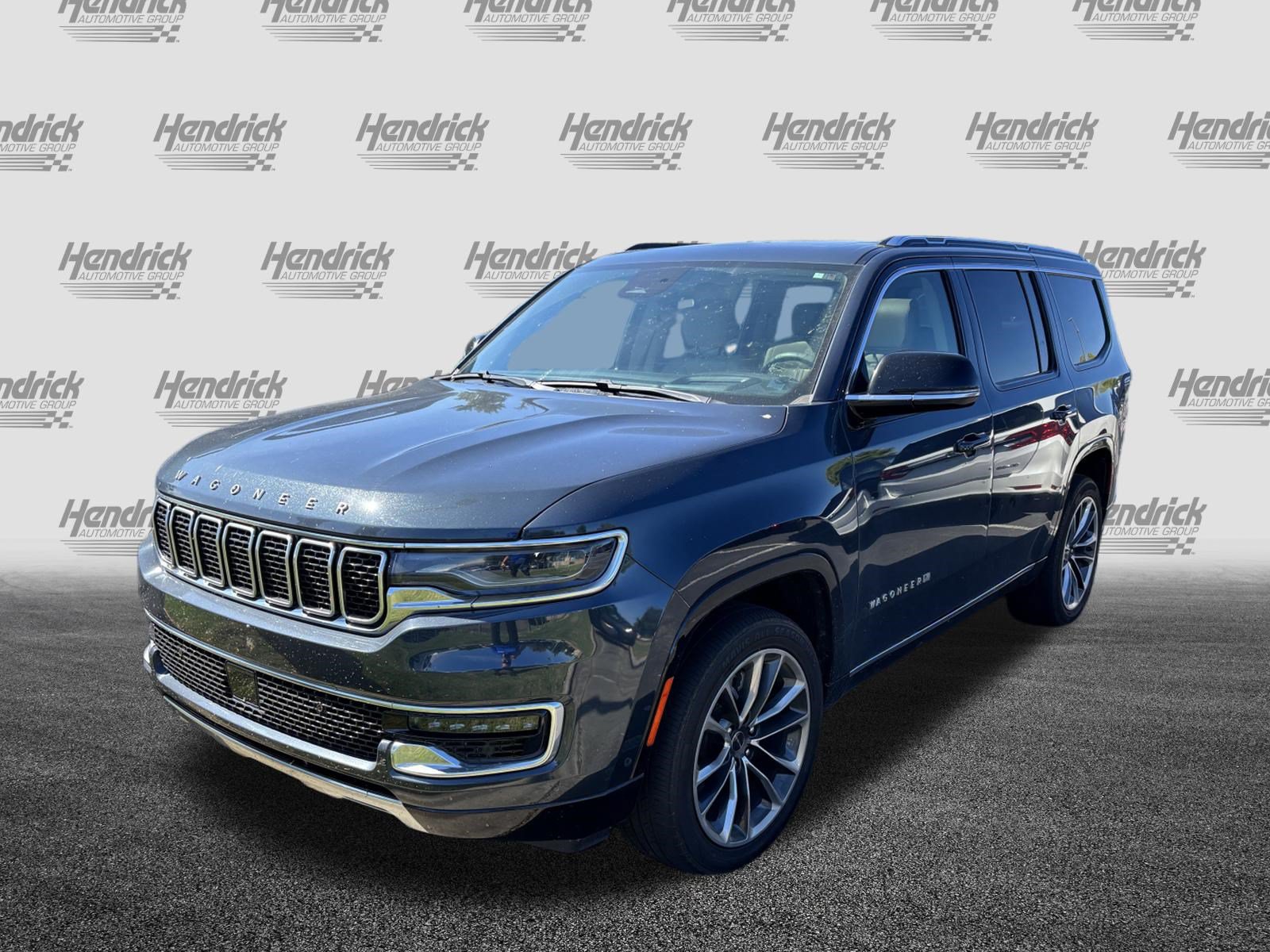 Used 2023 Jeep Wagoneer Series III w/ Premium Group I AWD/4WD image 5