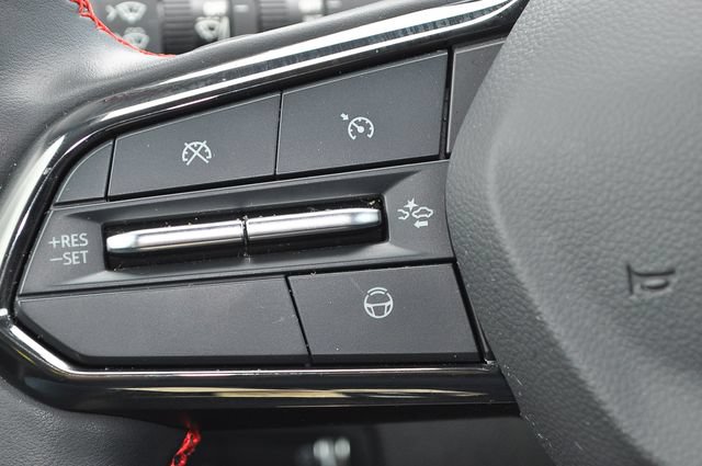 Used 2024 Chevrolet Equinox EV RS FWD image 32