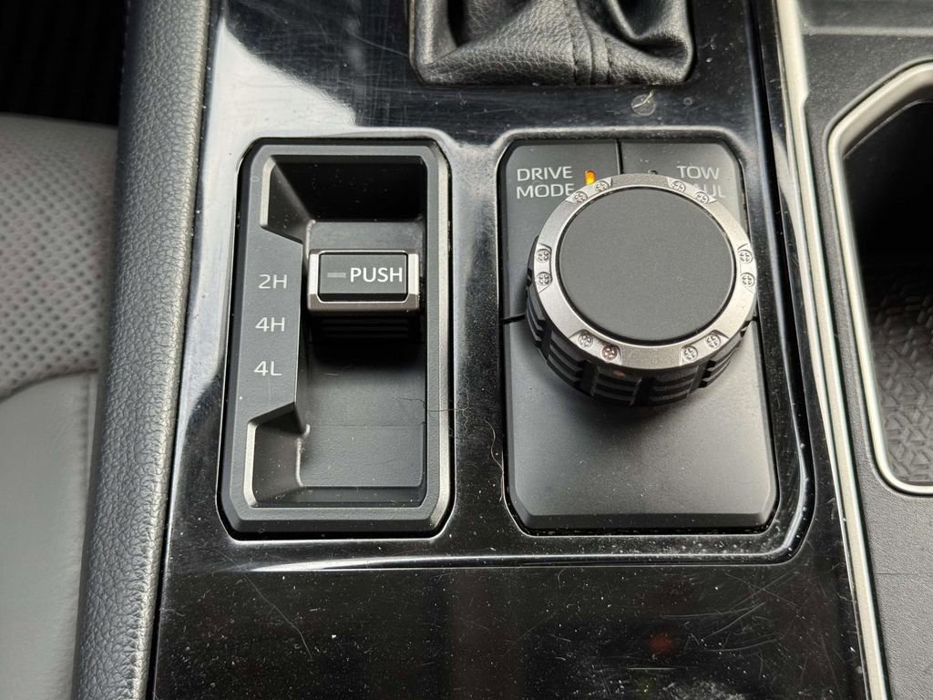 Used 2022 Toyota Tundra Limited image 8