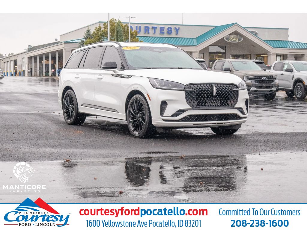 Used 2025 Lincoln Aviator Reserve w/ Equipment Group 201A AWD/4WD image 1