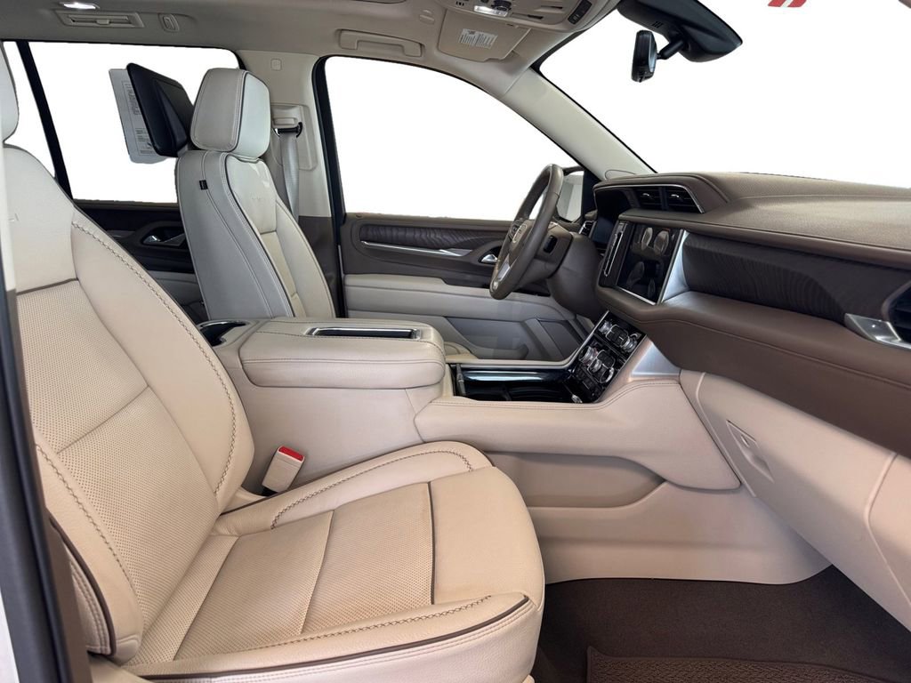 Used 2021 GMC Yukon Denali w/ Denali Premium Package AWD/4WD image 17