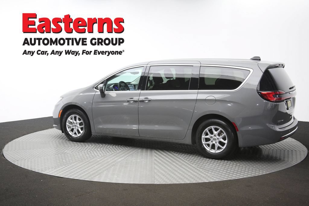 Used 2023 Chrysler Pacifica Touring-L FWD image 62