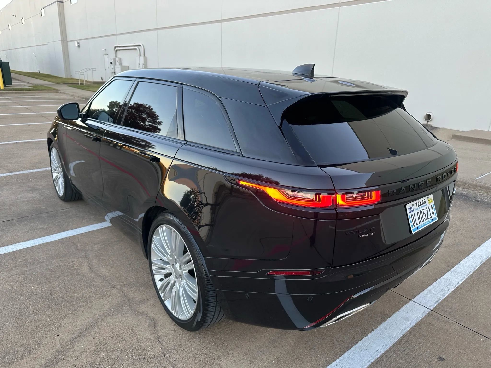 Used 2020 Land Rover Range Rover Velar R-Dynamic S AWD/4WD image 11