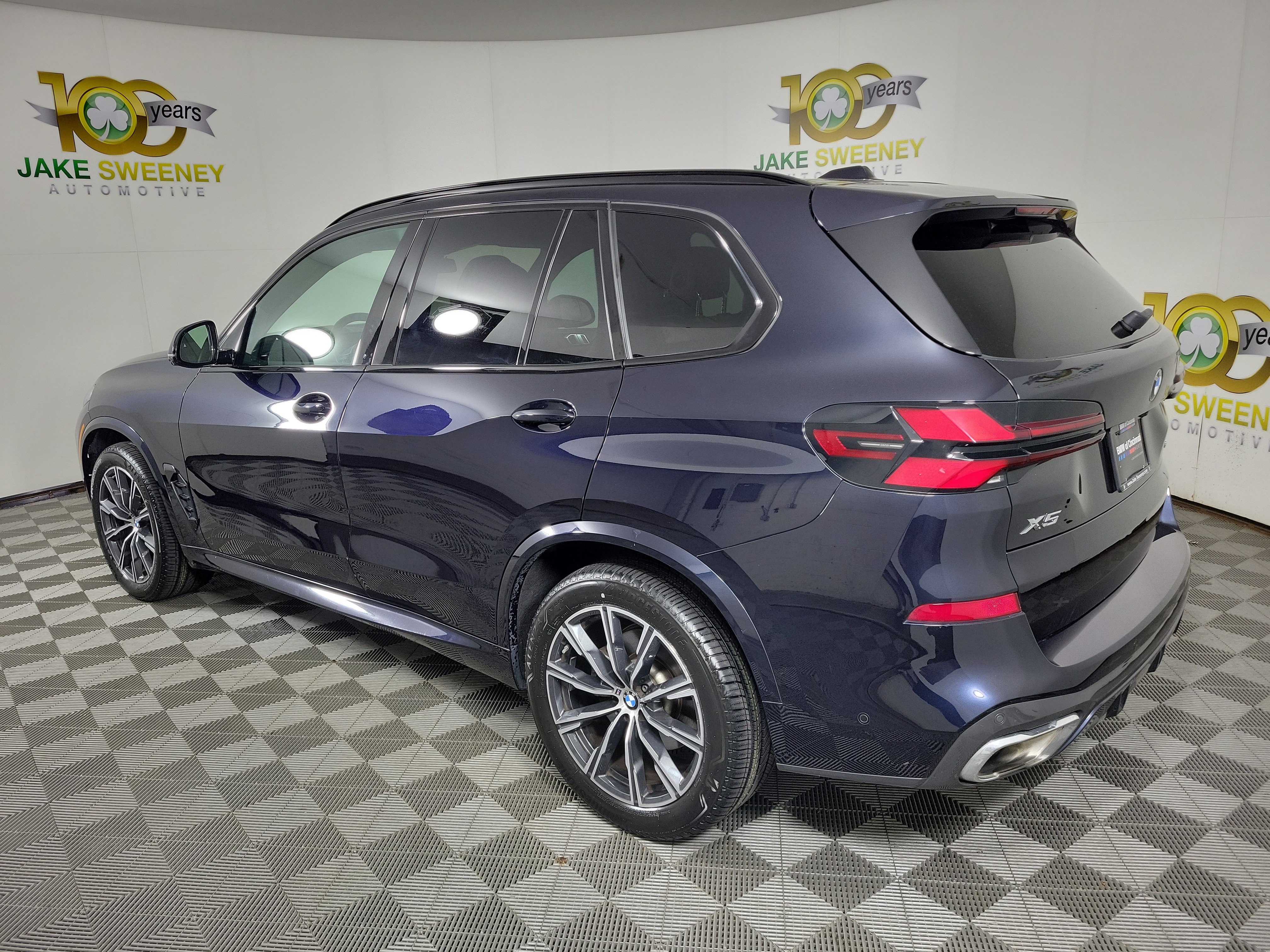 Used 2024 BMW X5 xDrive40i w/ M Sport Package AWD/4WD image 5