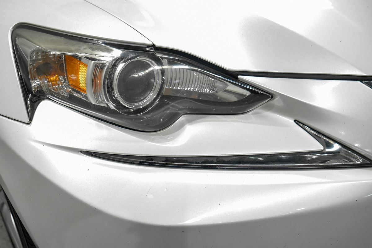 Used 2016 Lexus IS 200t RWD image 39