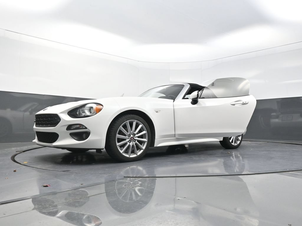 Used 2019 FIAT 124 Spider Lusso w/ Navigation & Sound Group RWD image 33