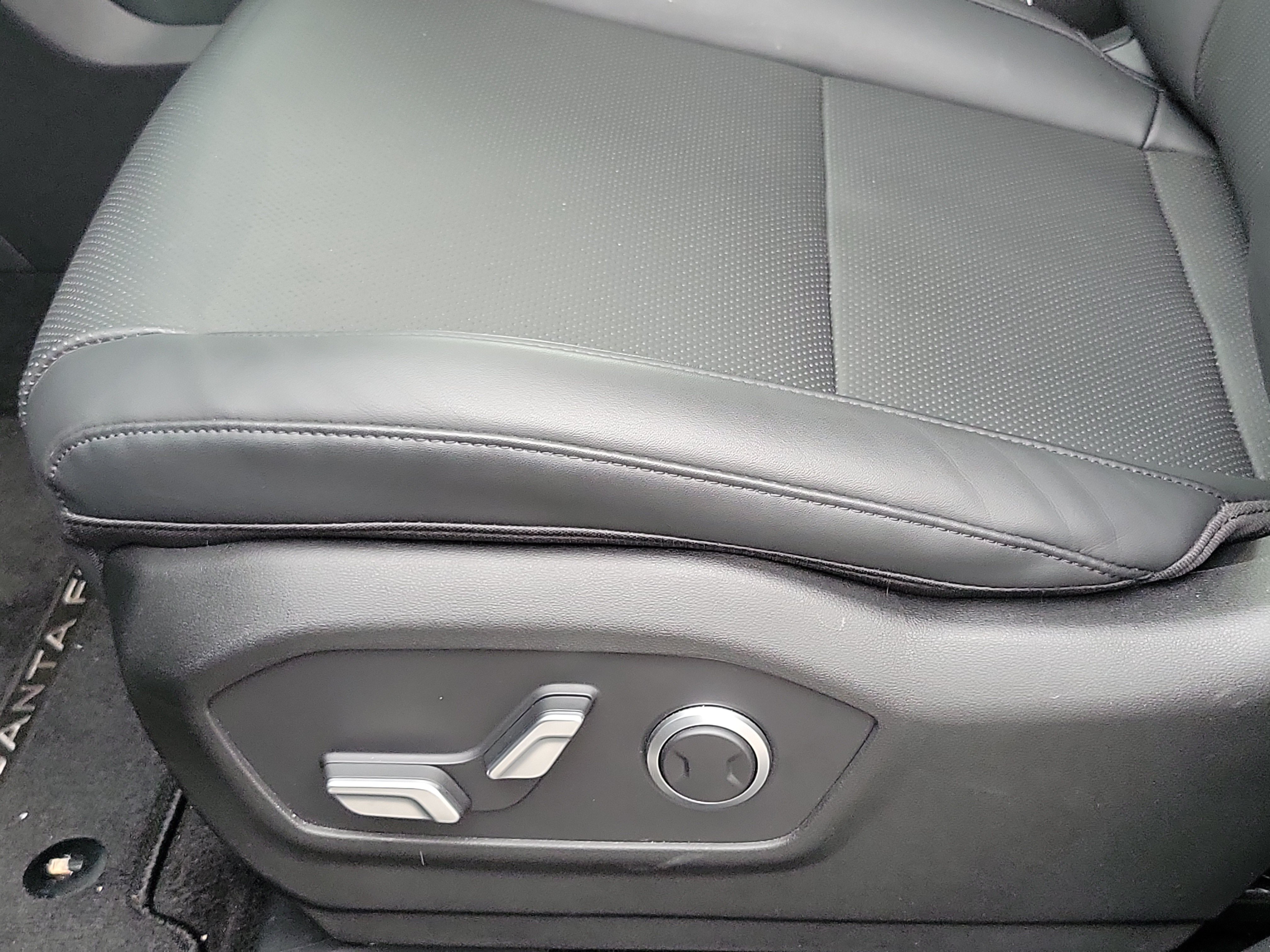 Certified 2026 Hyundai Santa Fe SEL AWD/4WD image 17