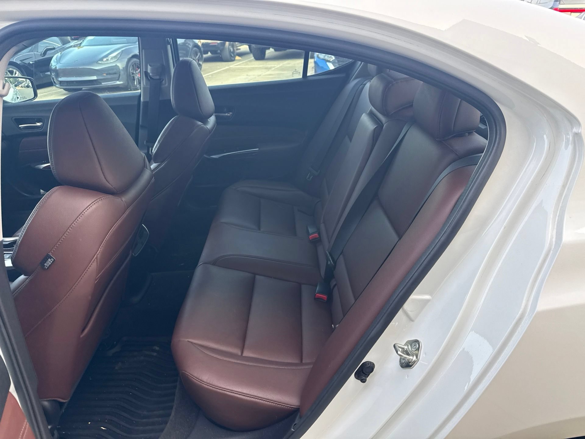 Used 2017 Acura TLX FWD image 5