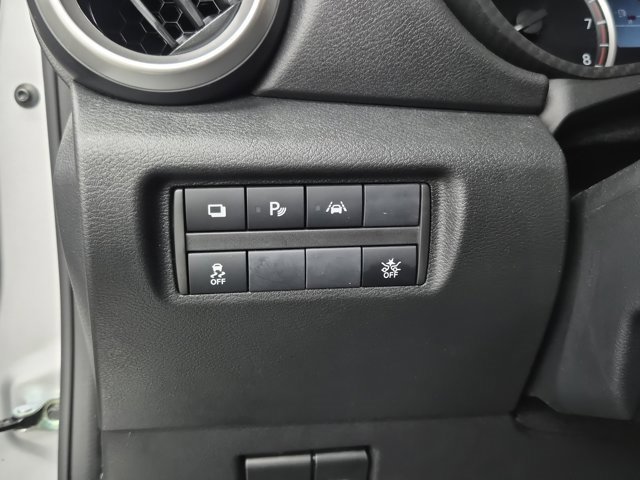 Used 2023 Nissan Versa S w/ Trunk Package image 21