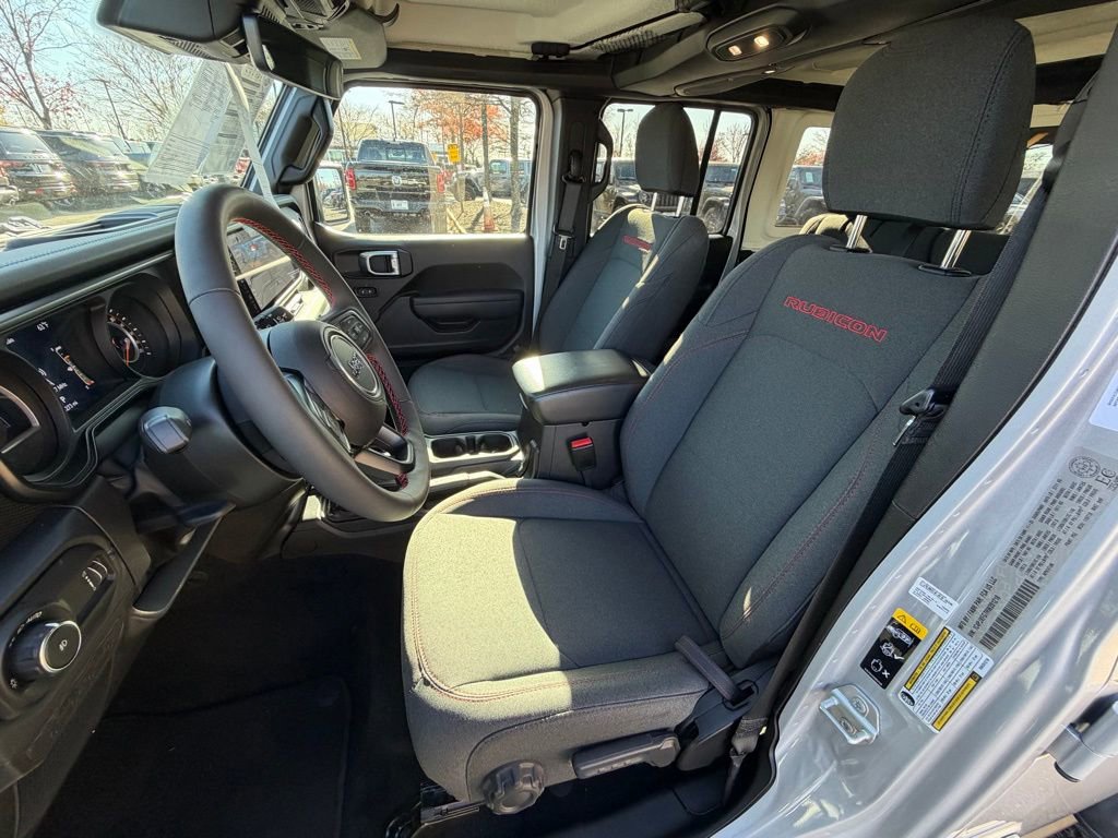 Certified 2024 Jeep Wrangler Unlimited Rubicon w/ Technology Group image 22