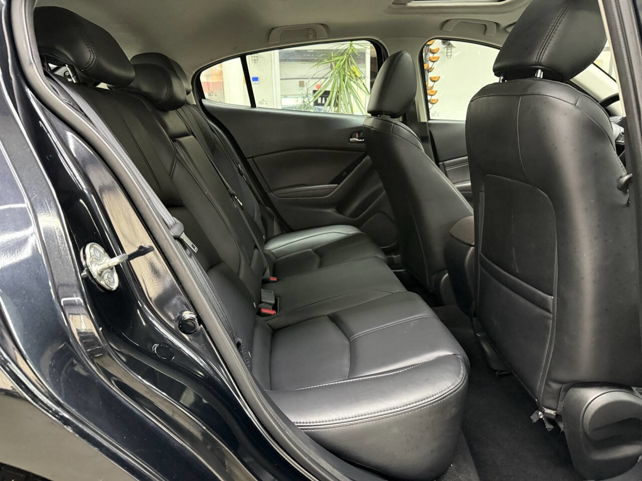 Used 2018 MAZDA MAZDA3 Touring FWD image 15