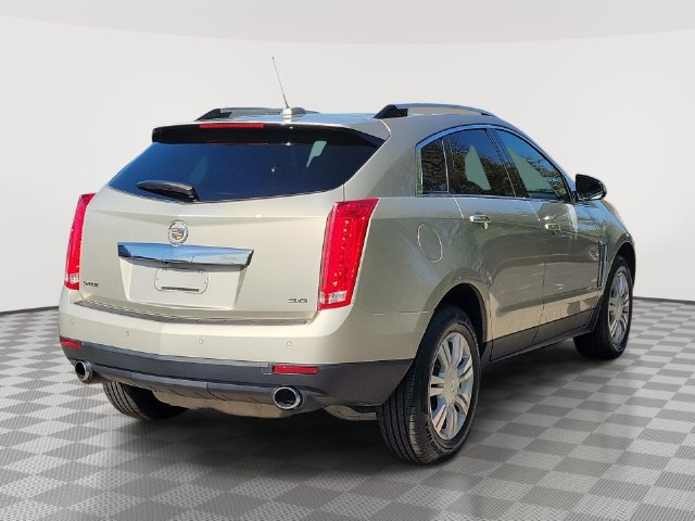 Used 2016 Cadillac SRX Luxury w/ Driver Awareness Package FWD image 4