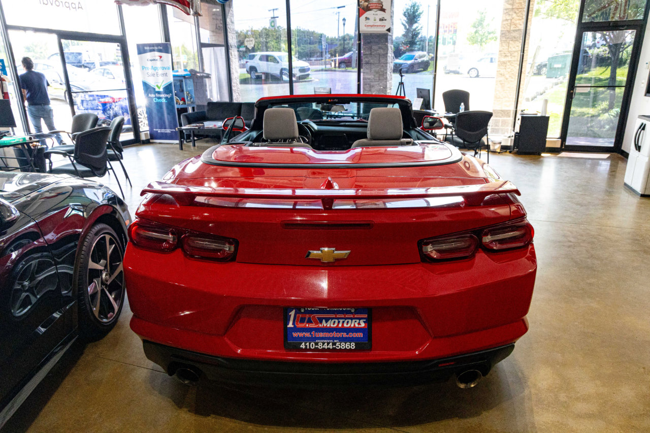 Used 2020 Chevrolet Camaro LT image 3