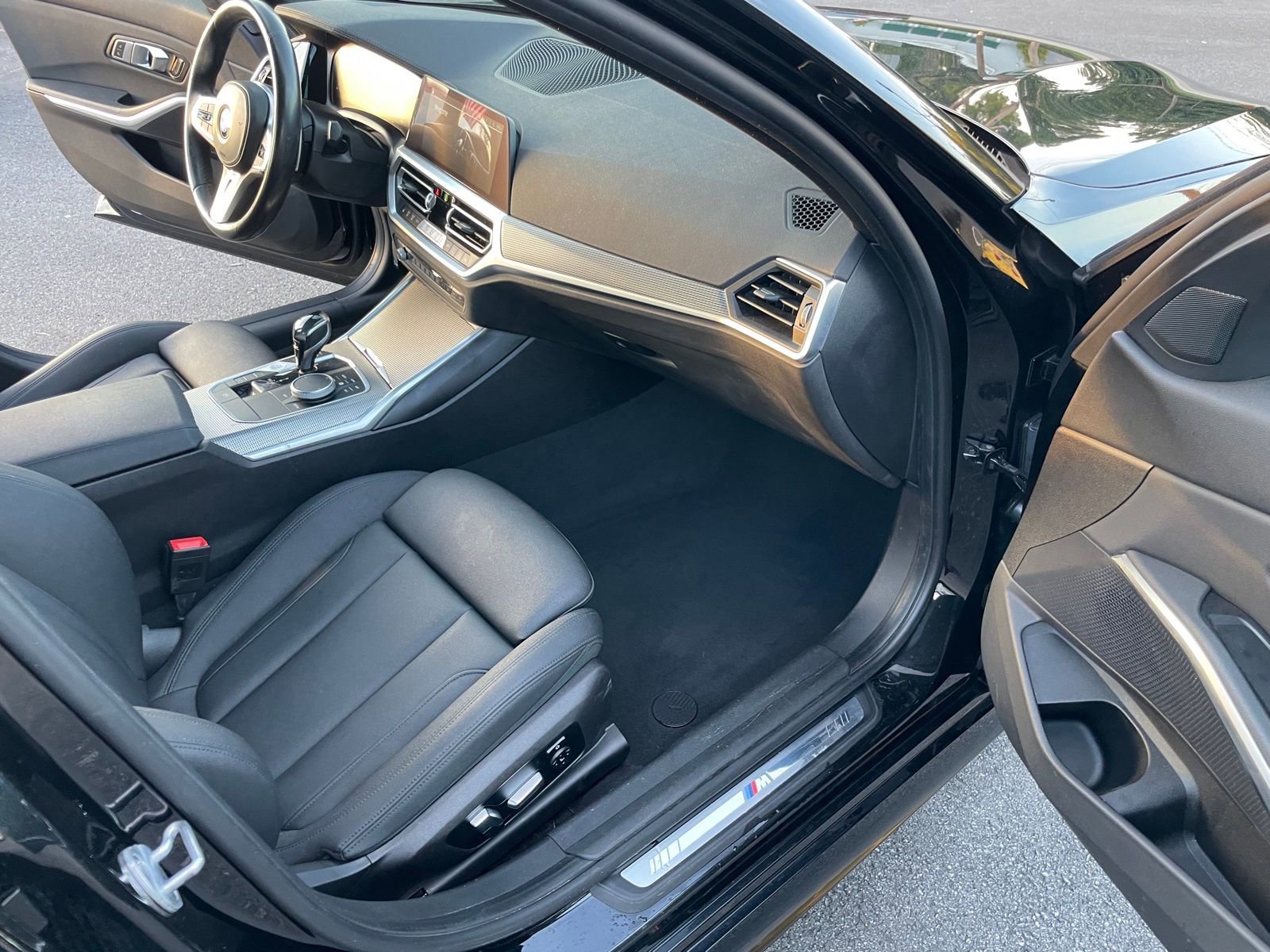Used 2020 BMW 330i xDrive Sedan w/ M Sport Package image 15