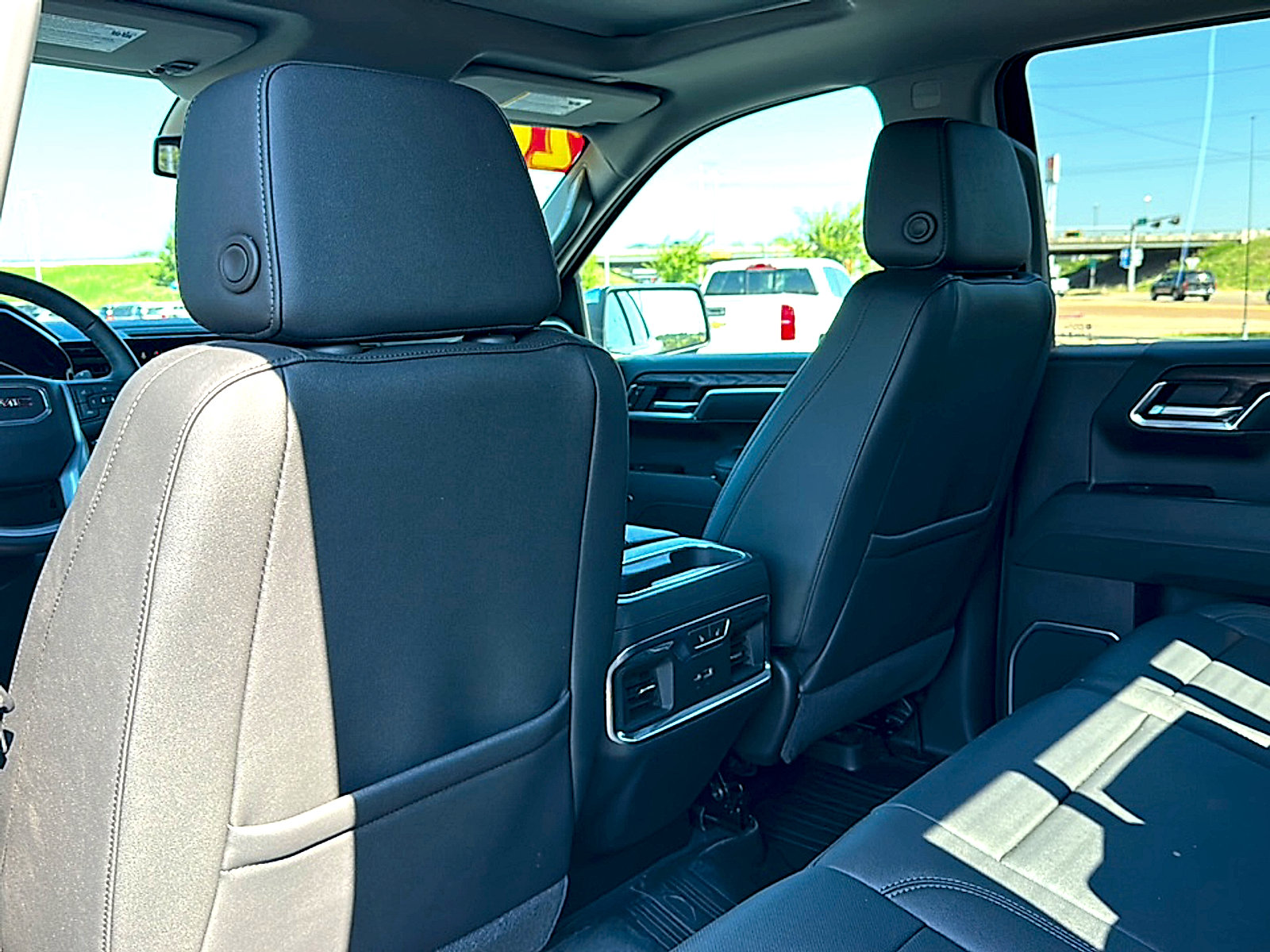 Used 2026 GMC Sierra 1500 SLT AWD/4WD image 18