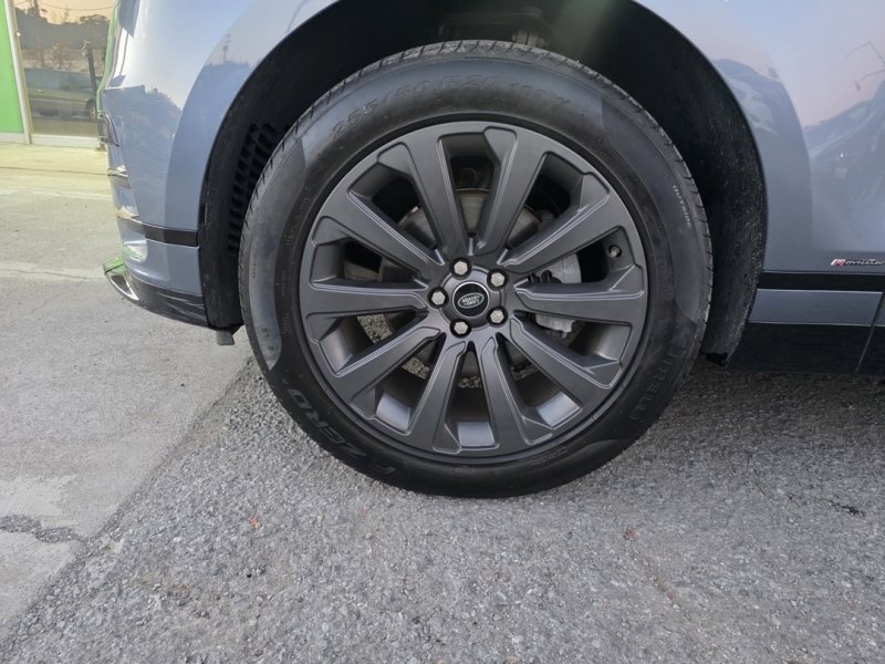 Used 2020 Land Rover Range Rover Velar R-Dynamic S image 28