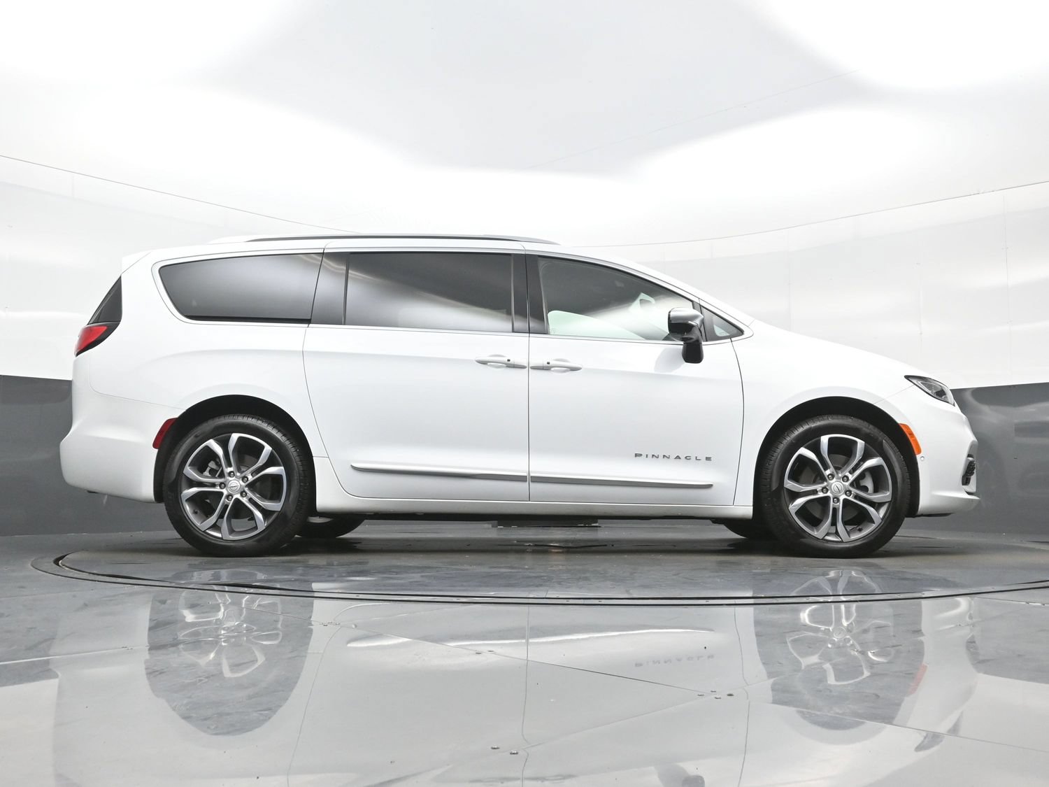 Used 2026 Chrysler Pacifica Pinnacle AWD/4WD image 37