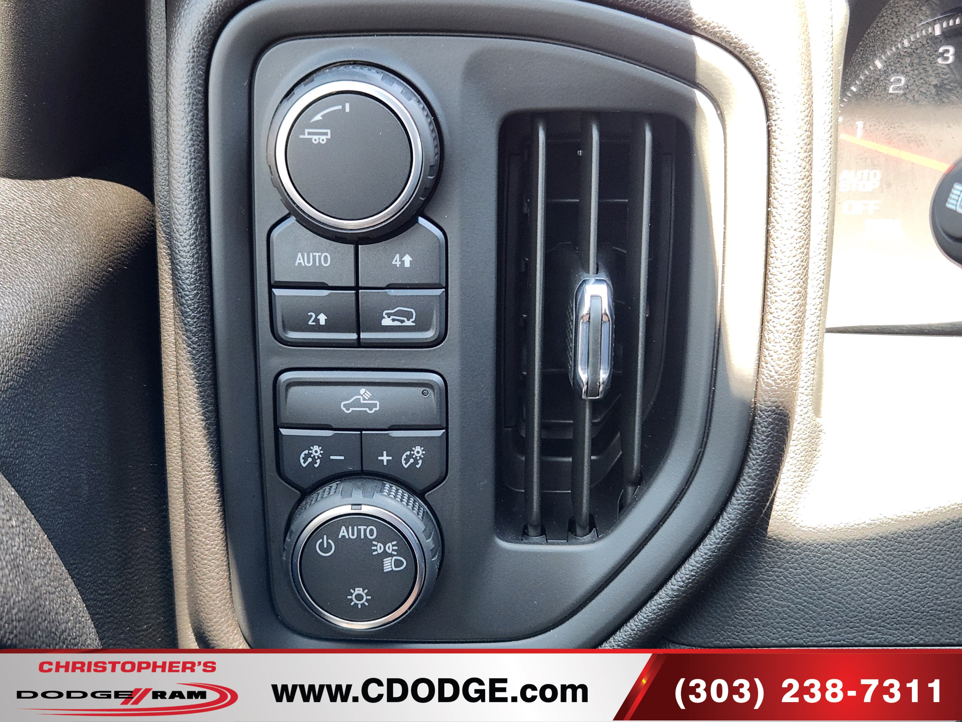 Used 2026 Chevrolet Silverado 1500 Custom w/ LPO, Dark Essentials Package AWD/4WD image 27