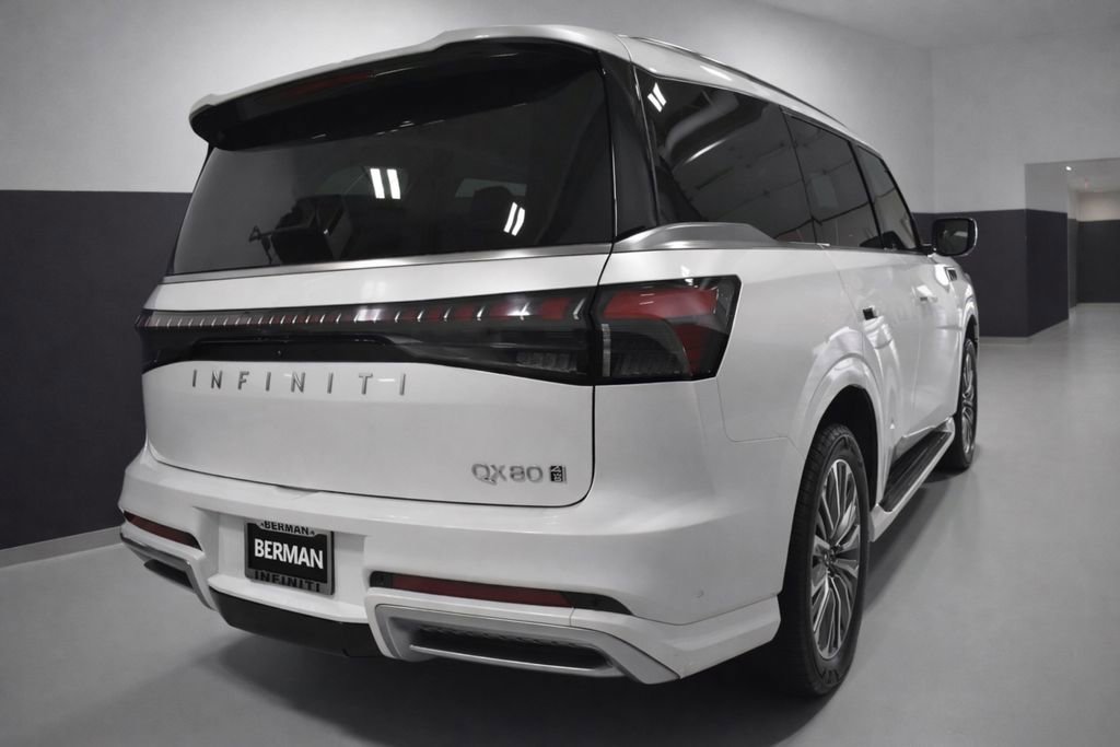 Used 2025 INFINITI QX80 Sensory AWD/4WD image 8
