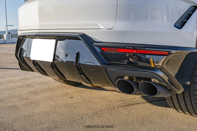 Used 2025 Lamborghini Urus SE image 50