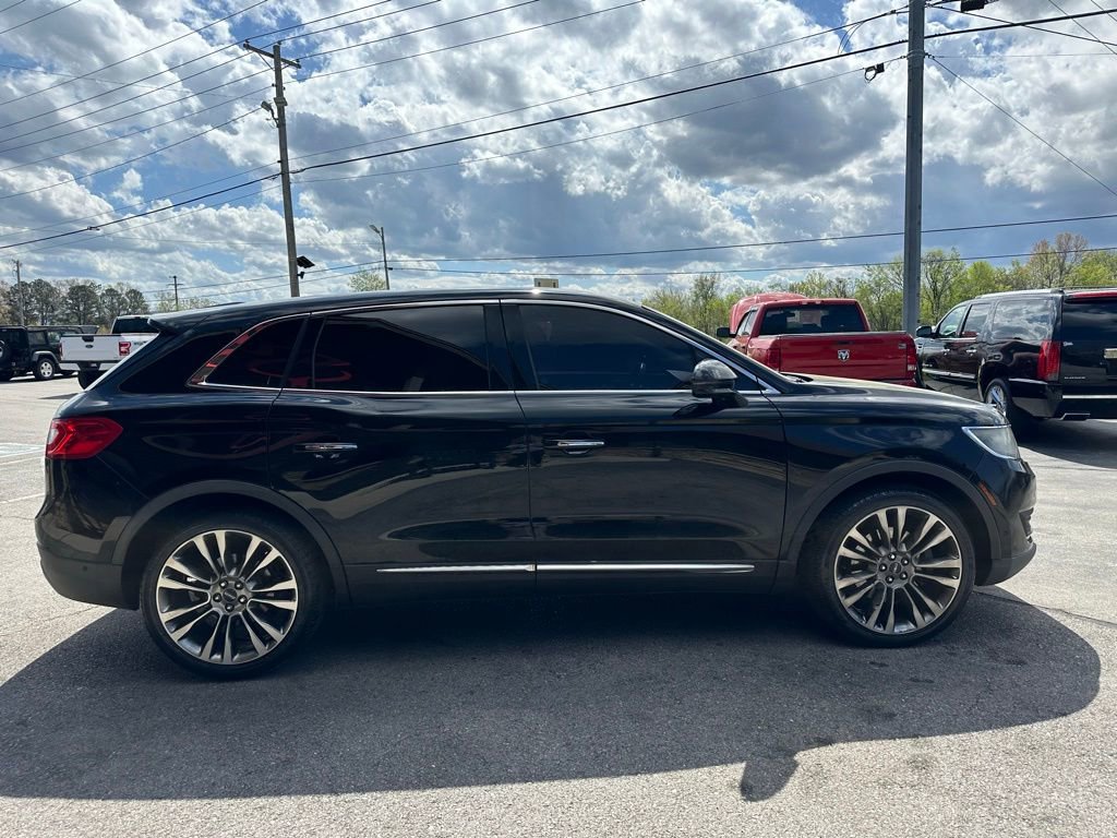 Used 2016 Lincoln MKX Reserve w/ Technology Package FWD image 10