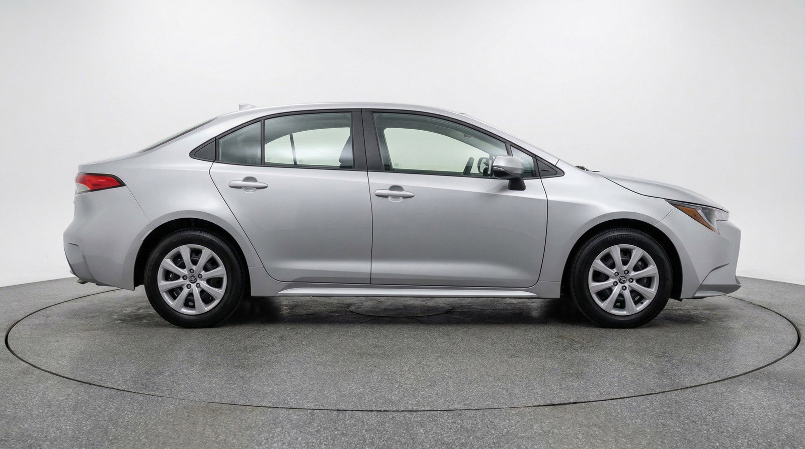 Used 2025 Toyota Corolla LE image 11