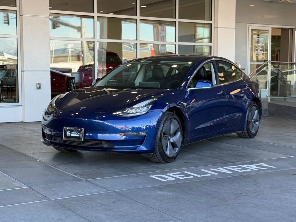 Used 2019 Tesla Model 3 Standard Range Plus image 2