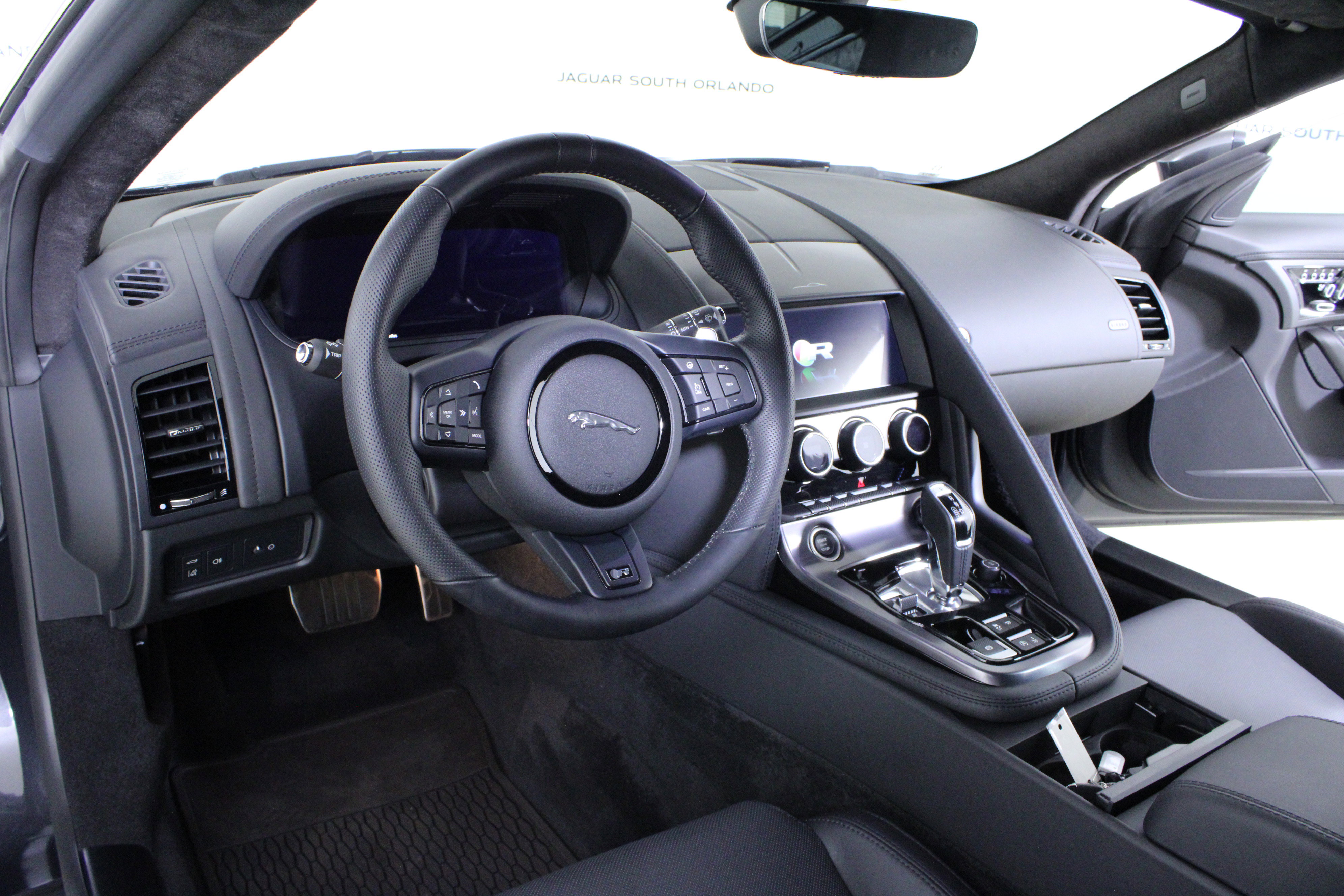 Used 2024 Jaguar F-TYPE R AWD/4WD image 17