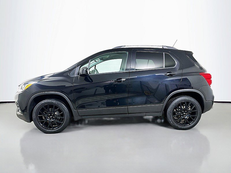 Used 2022 Chevrolet Trax LT w/ Midnight Edition image 4