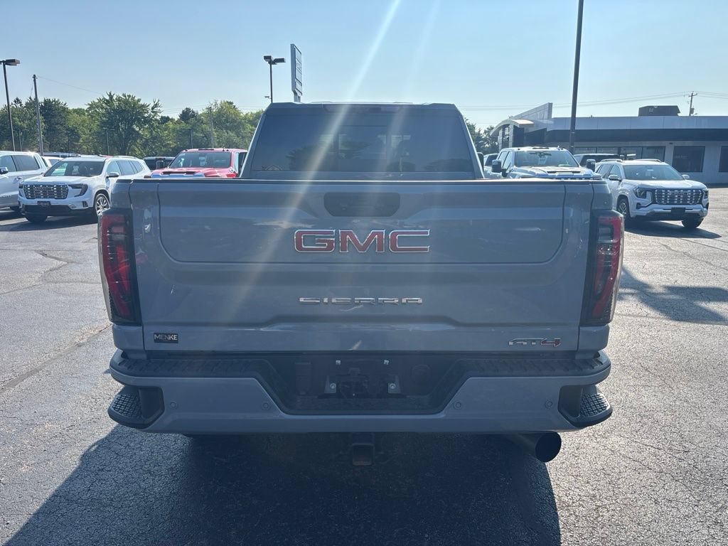Used 2024 GMC Sierra 2500 AT4 w/ AT4 Premium Plus Package AWD/4WD image 7
