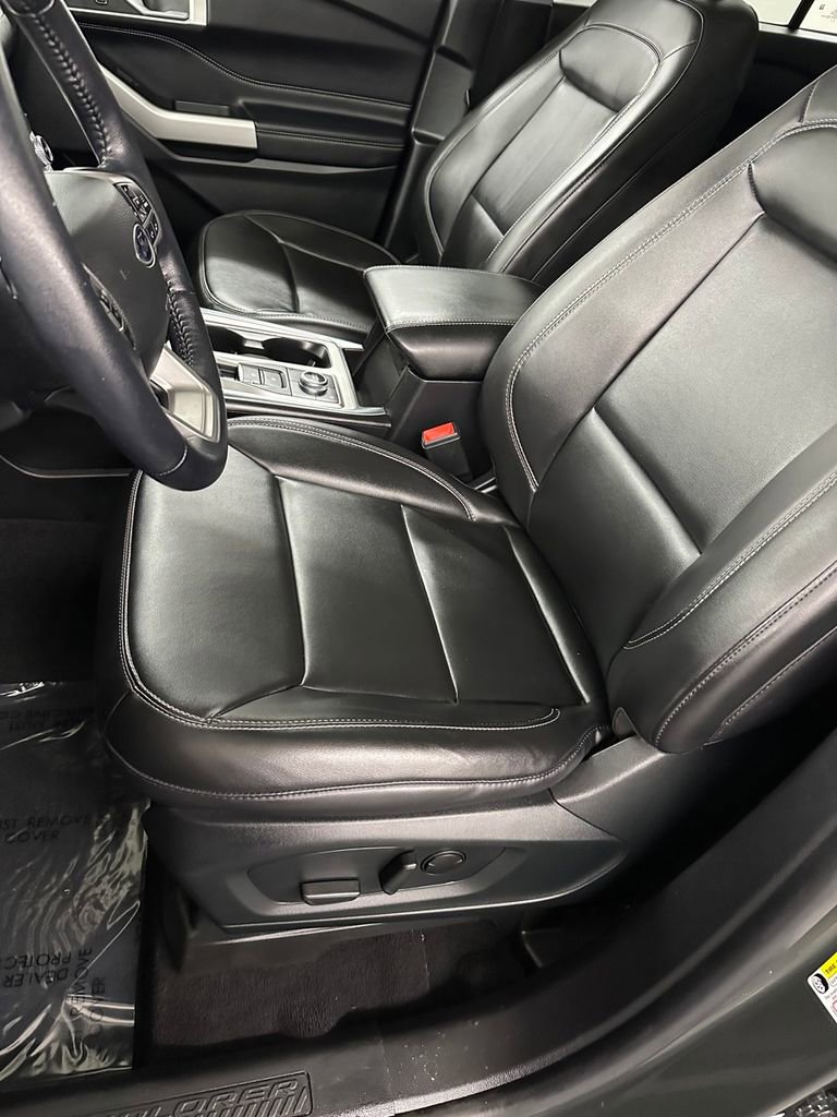 Used 2022 Ford Explorer XLT w/ Equipment Group 202A image 14