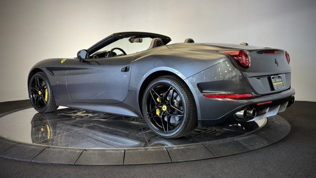 Used 2015 Ferrari California T image 44