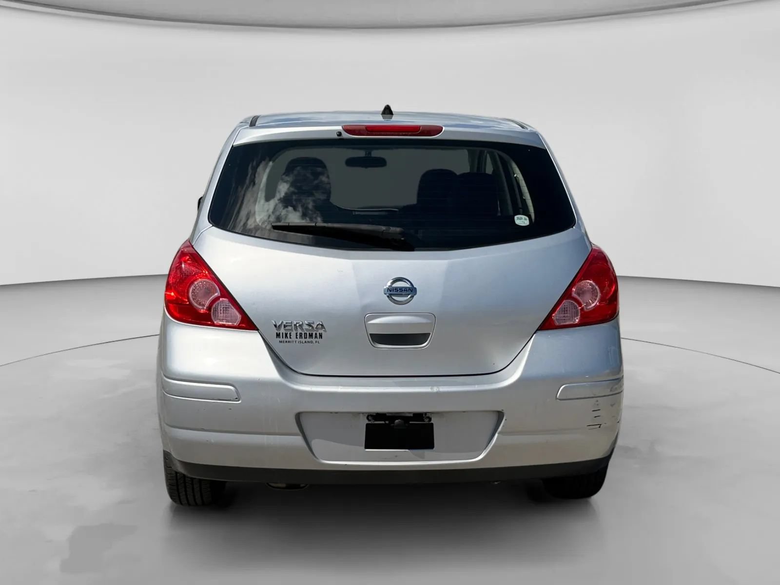 Used 2011 Nissan Versa 1.8 S FWD image 4