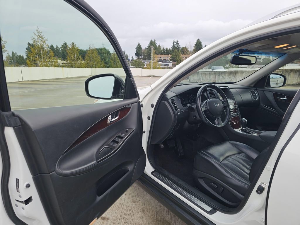 Used 2015 INFINITI QX50 Journey w/ Premium Package image 22