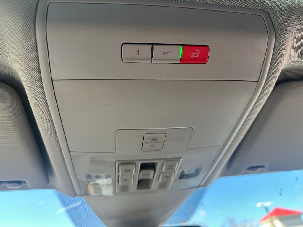 Used 2022 Volkswagen Atlas SEL image 32