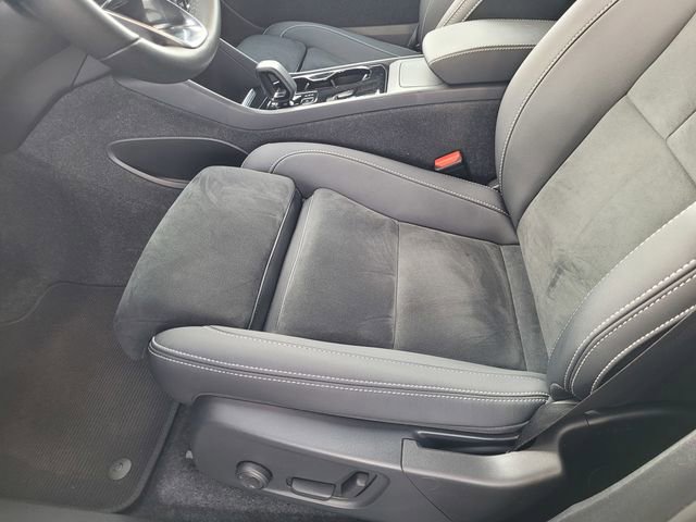 Used 2023 Volvo C40 P8 Recharge Ultimate w/ Protection Package Premier image 16