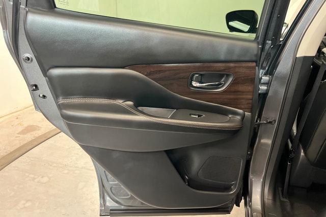Used 2023 Nissan Murano Platinum w/ Cargo Package FWD image 18