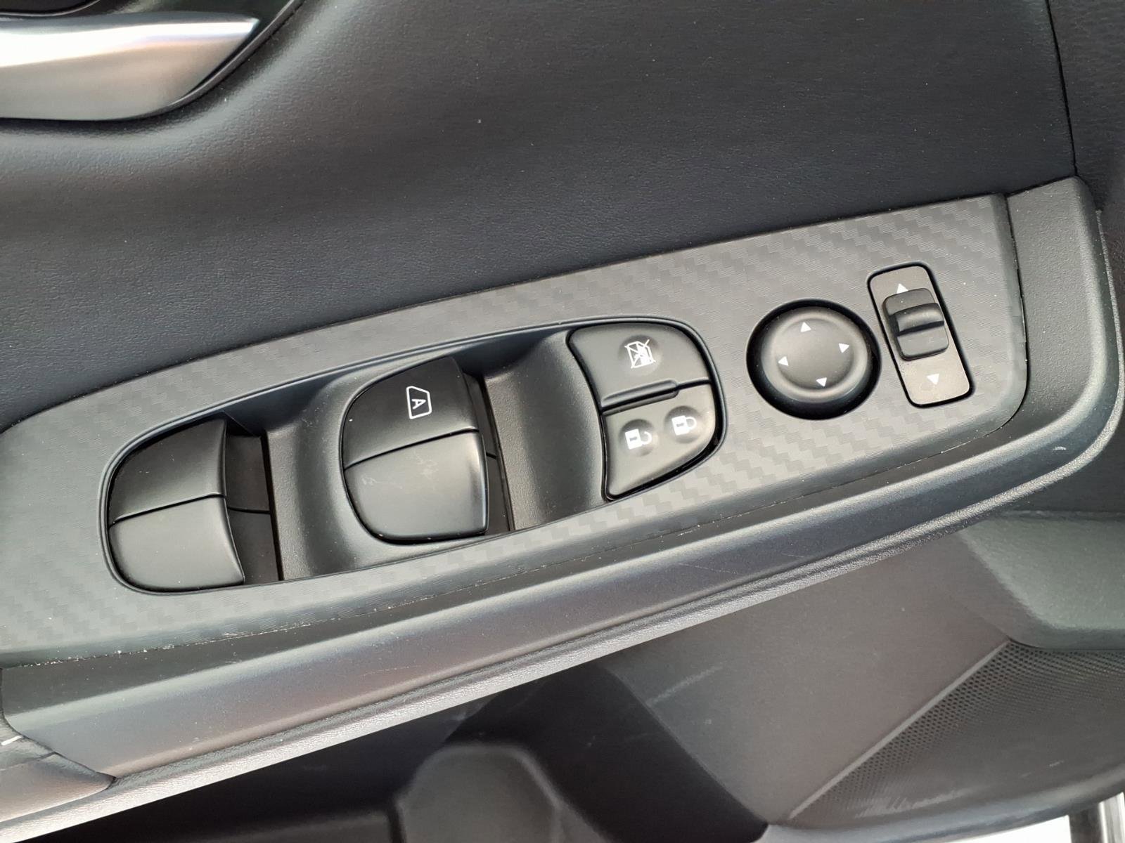 Used 2025 Nissan Sentra SV FWD image 5